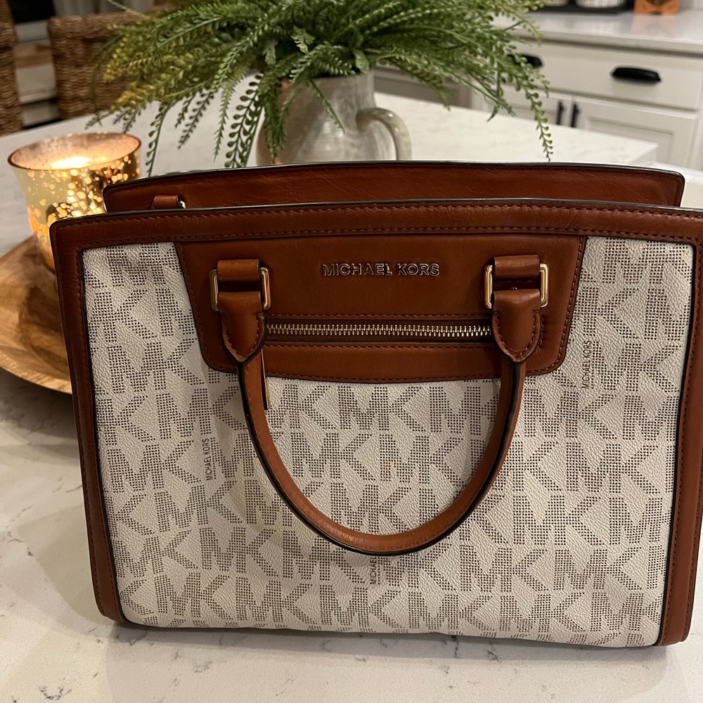Michael Kors Selma Zip Satchel